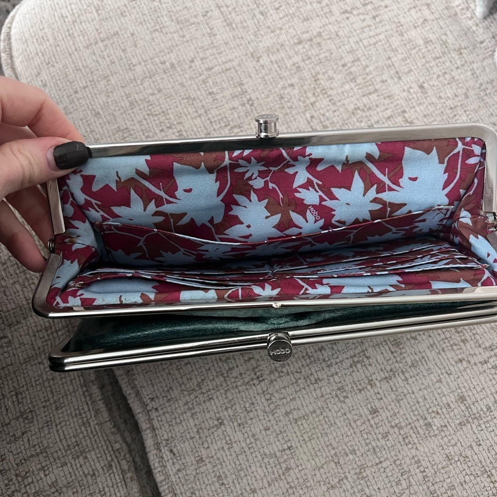 HOBO Lauren Wallet - Picture 4 of 6